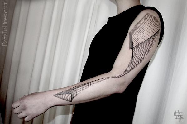 Geometriai absztrakt ujjú tetoválás