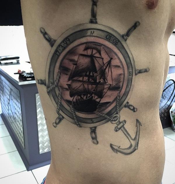 Csónak oldali tetoválás férfi-67