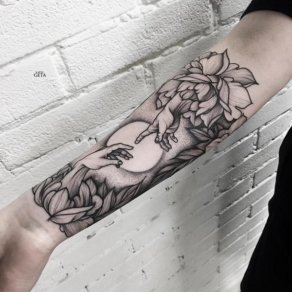 Romantisk tatovering på underarmen