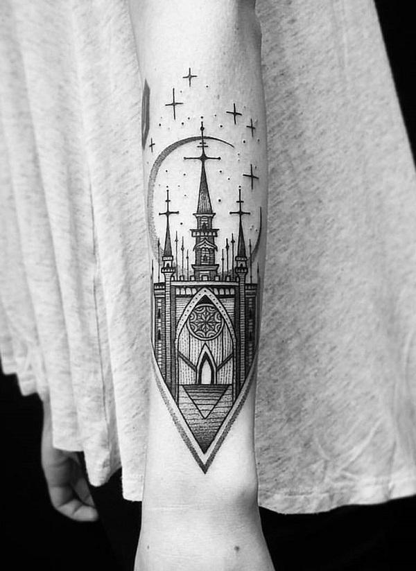 Slottets tatovering på underarmen
