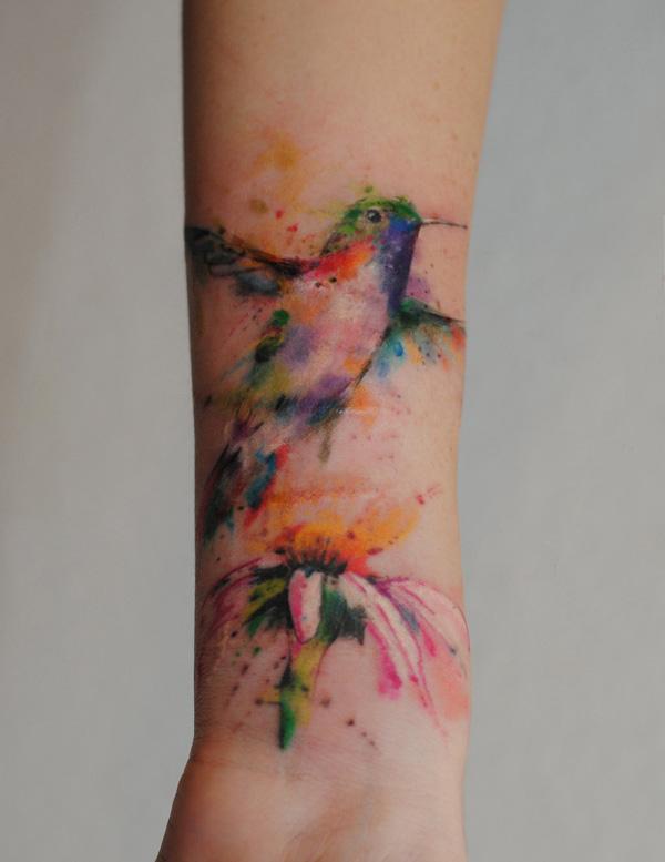 Kolibri akvarell virág tetoválás