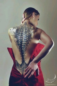 120 menő gerinc tetoválás