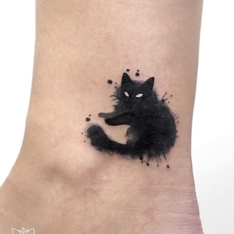 למה לא לחגוג סמלים מפחידים עם חתול שחור?