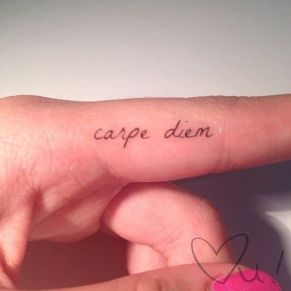 138 Carpe Diem tetoválás