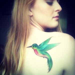 145 Hummingbird Tattoo Designs du ikke vil se (for godt!)