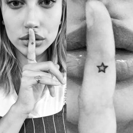 Foto: JonBoy/Instagram En av Hailey Baldwins minste tatoveringer er stjerneskissen hun har tegnet på siden av pekefingeren.