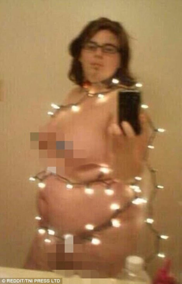 מי צריך עץ חג המולד כשאפשר לאשה בהריון מתוחה באור פיות!
