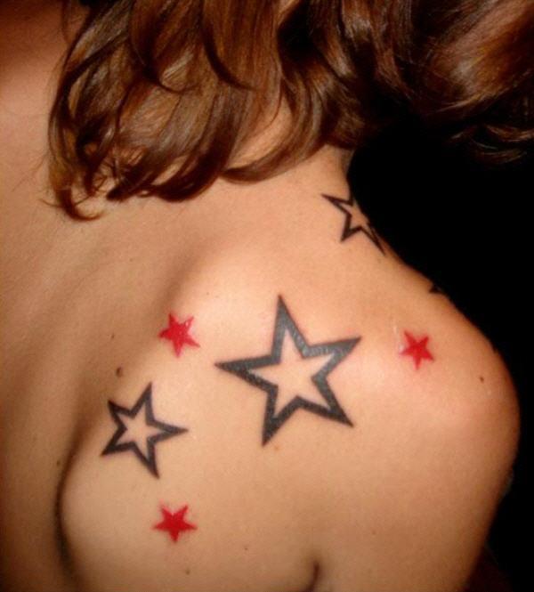 Csillag hátsó tetoválás