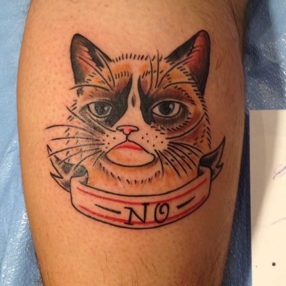 Csodálatos-morcos-macska-tetoválás-by-Al-Lytle