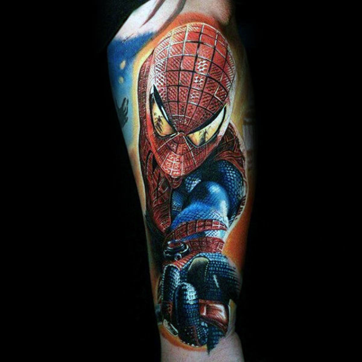 gutter-full-ermer-realistisk-spiderman-tatovering