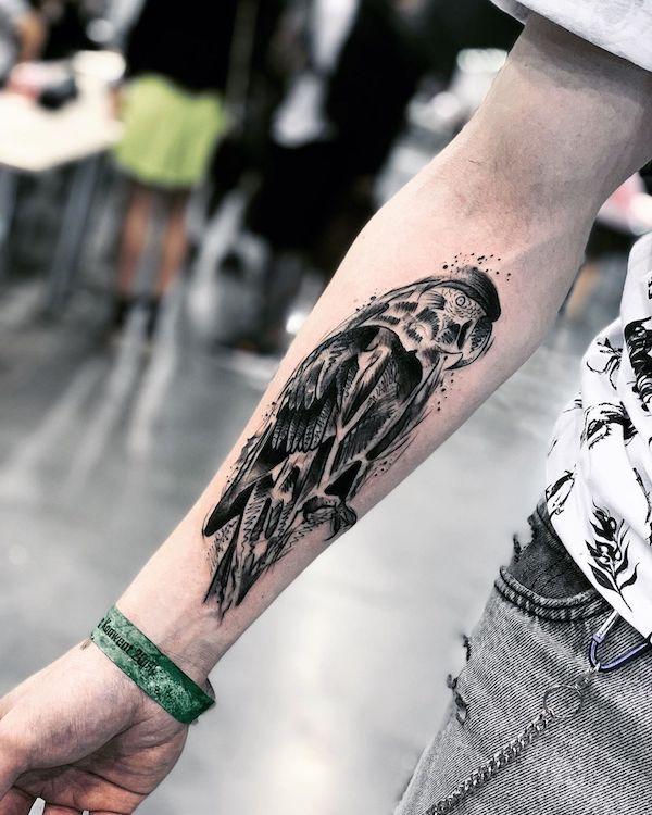 Svart-billed papegøye underarm tatovering