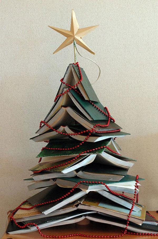 En enkel juletre DIY med bøker