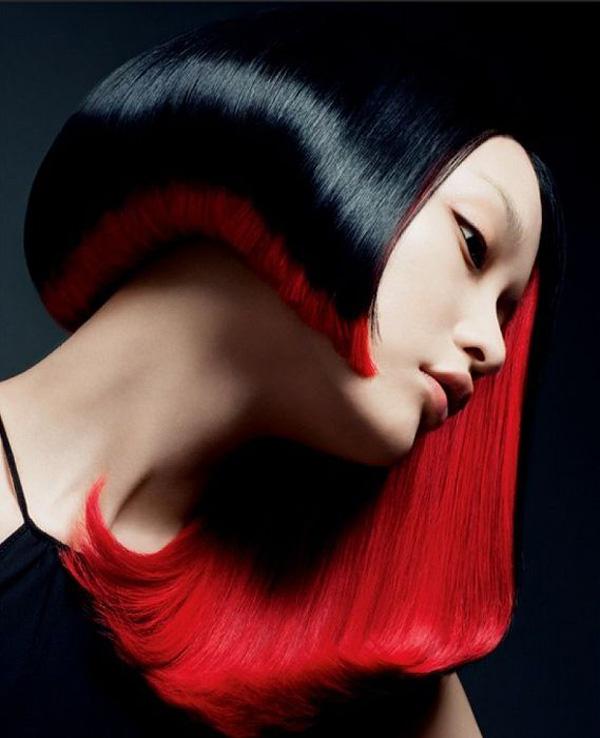 lenyűgöző frizura piros és fekete színben