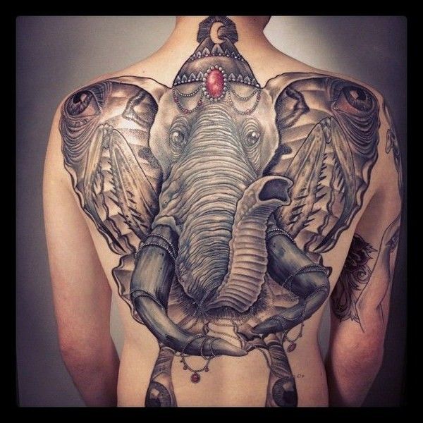 31 utrolig tatovering av en elefant på ryggen