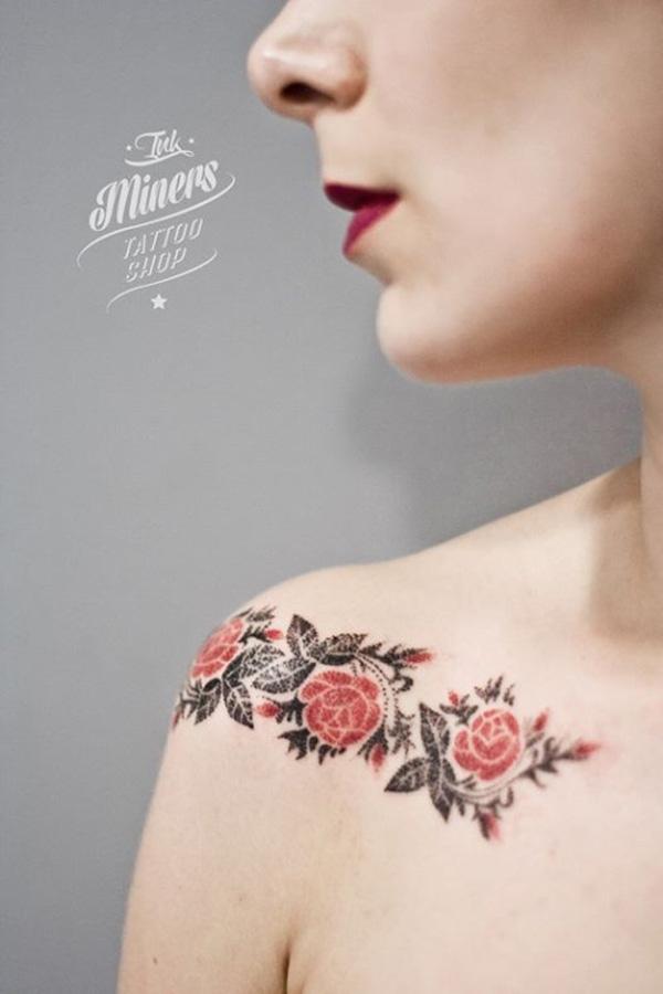 rózsás tetoválás a kulcscsonton nőknek