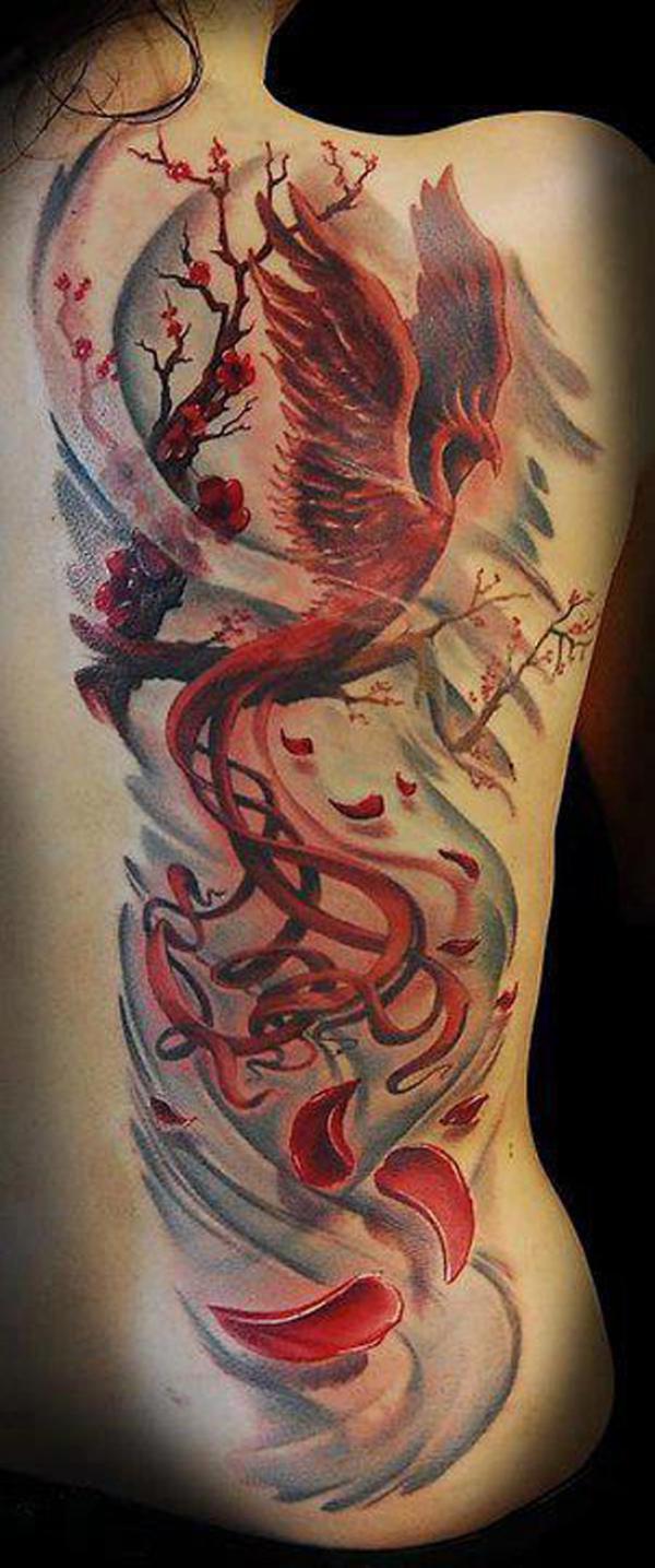Főnix és szilvavirág tetoválás a hátán kínai tinta stílusban