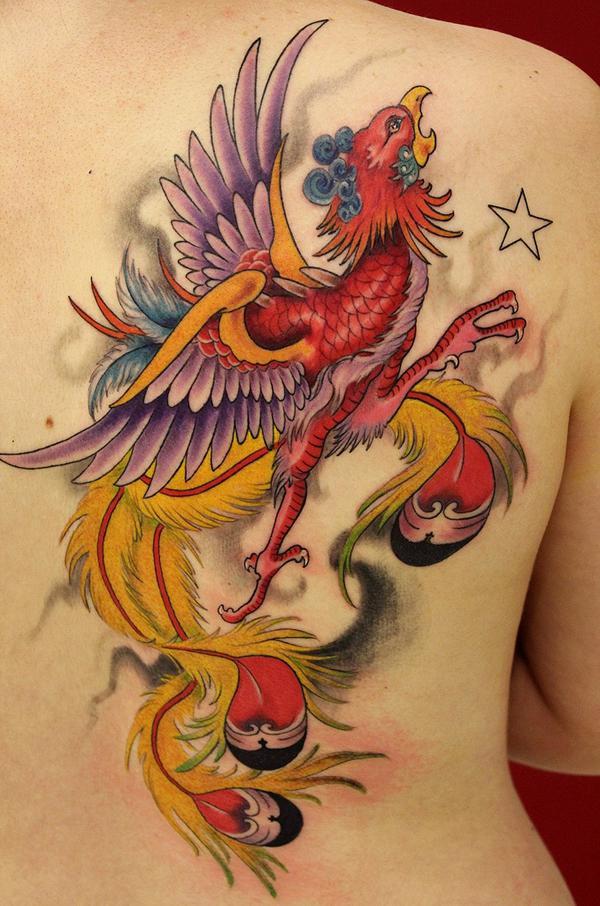 Phoenix tetoválás old school stílusban