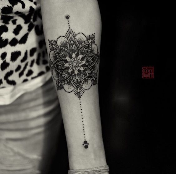 Mystic Mandala tatovering på underarmen