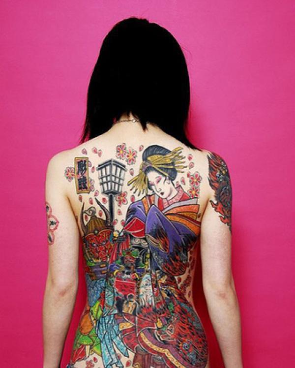 Hagyományos japán gésa tetoválás