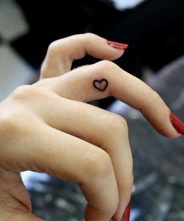 Kis szív szimbólum tetoválás