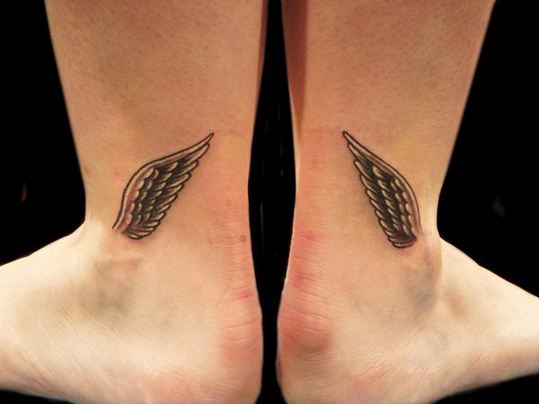 Kis boka szárny tetoválás