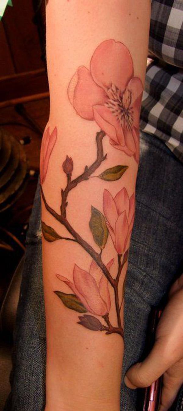 Magnolia ermet tatovering.