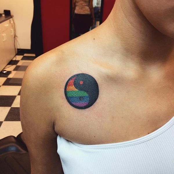 kis yin yang tetoválás lánynak-44