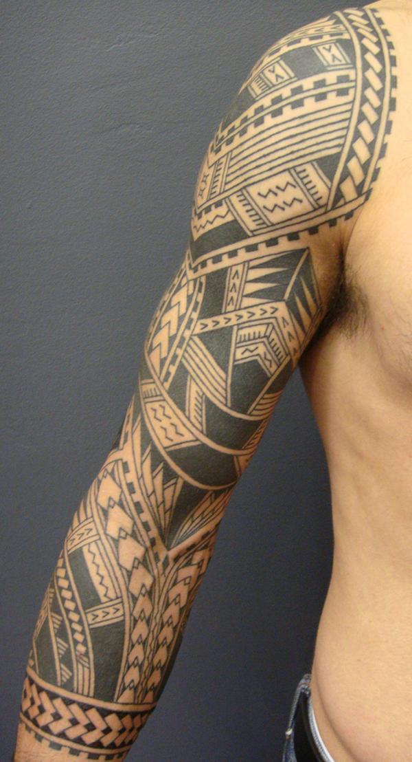 Polinéz teljes kar tetoválás