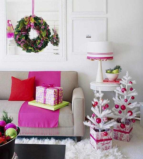 Szép rózsaszín karácsonyi dekoráció