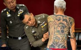 Shirai ble oppdaget etter at en lokal thailandsk person oppdaget ham leke brikker og la ut fotografier av hans særegne tatoveringer til sosiale medier. Disse fotografiene ble delt over 10 000 ganger, og til slutt fikk politiet beskjed om oppstyret.