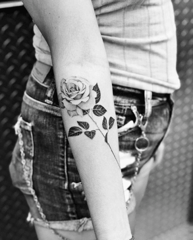 tetoválás, tetoválóművész, finom vonalú tetoválás, fekete-szürke tetoválás, tetoválásötlet, tetoválás-inspiráció, tetoválóművészet, tintával, inkedmag