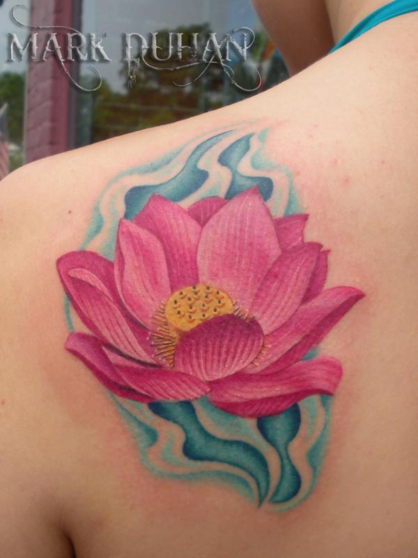 Lotus tilbake tatovering