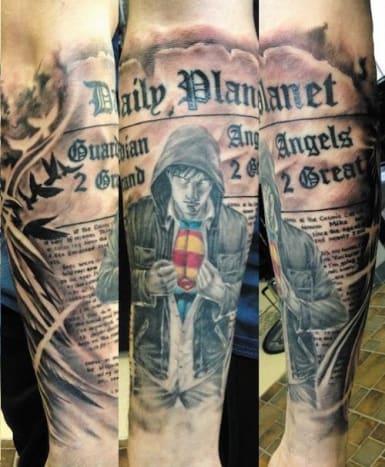 Daily Planet og Clark Kent tatovering