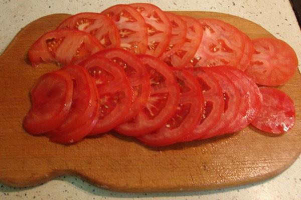 izrezati rajčicu