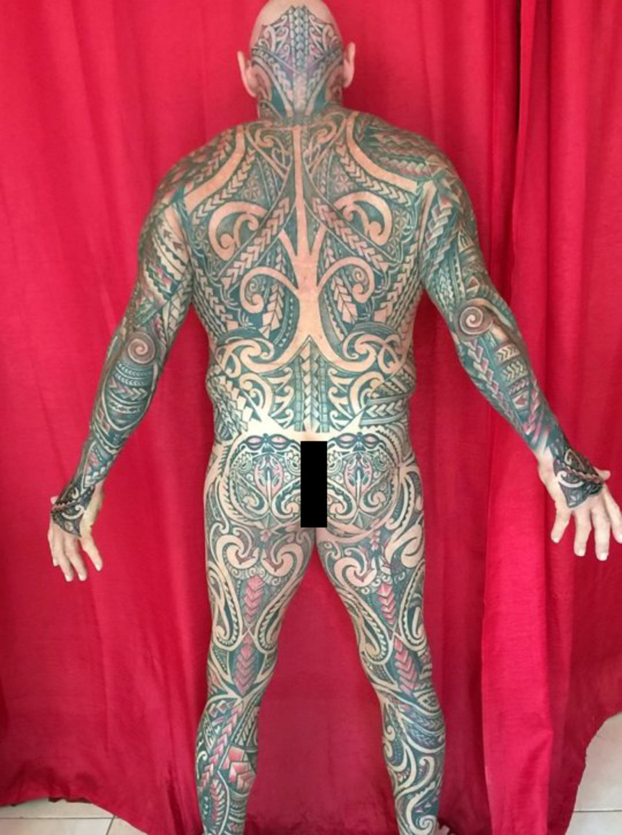 Kroppsbygger tatoveringer hele kroppen, tatoverte kroppsbyggere, kroppsbygger tatoveringer penis, tatovering med kjevle, penis tatoveringer, tatoveringer i skrittet, Ray Houghton, tatoveringstransformasjon, inked mag, helkroppsdrakter, tatoveringsdrakter