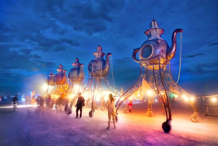 A Burning Man egy éves fesztivál, amelyet az északnyugati Nevadában, a Black Rock sivatagban rendeznek.