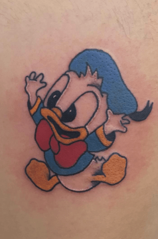 Her er baby Donald for rundt 81 år siden. Tattoo av Darcie Kapor