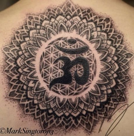 Csakra tetoválás tervező: Mark Singtoro