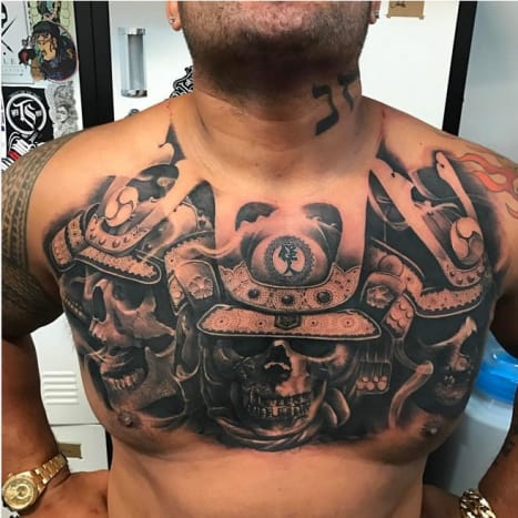 Mark Hunt viser sin nye samurai skull skull tattoo. Foto: Chris Mata & apos; afa/Instagram.