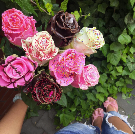 Den eneste buketten en brud bør bære: Sjokolade roser. Foto: @Calla_Klamann