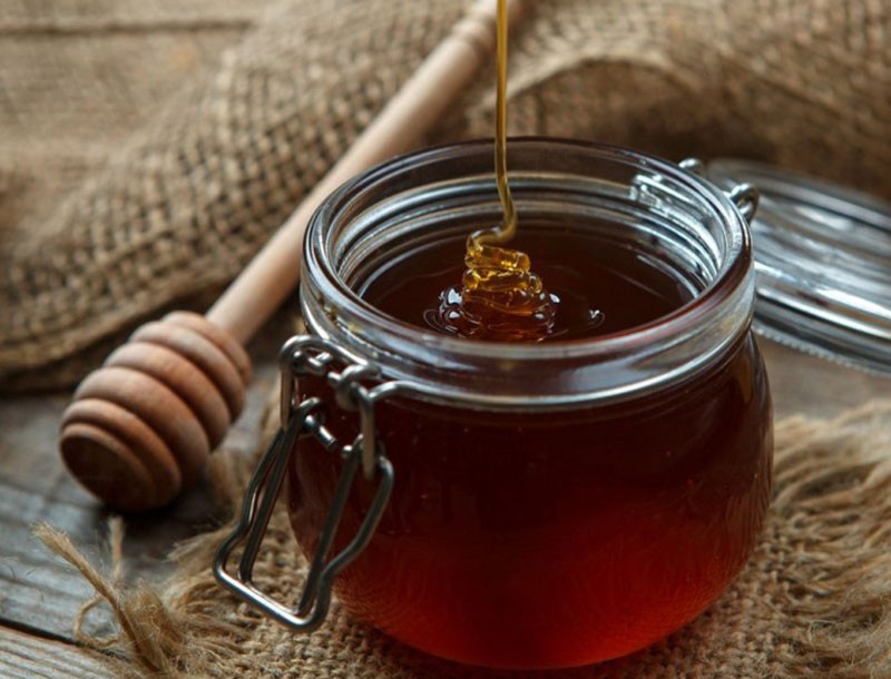 korisna svojstva i kontraindikacije pocrnjelog meda