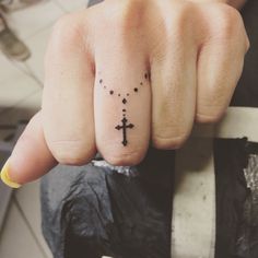 Kereszt tetoválás - Top 153 minták és grafikák a legjobb kereszt tetováláshoz