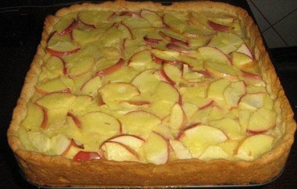 nježna aromatična pita od jabuka