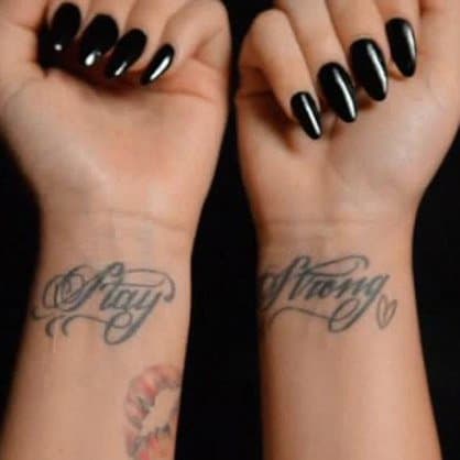 Her er den originale tatoveringen på leppene som Demi fikk dekket.