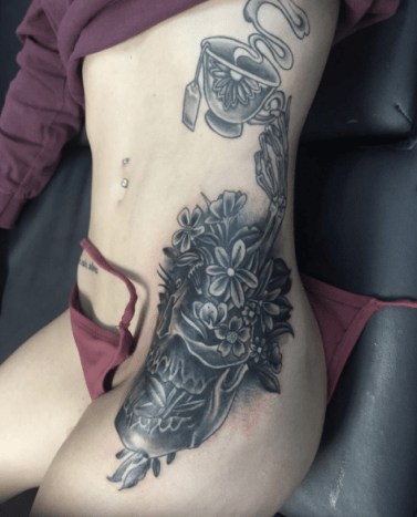 tatovering på sidestykket