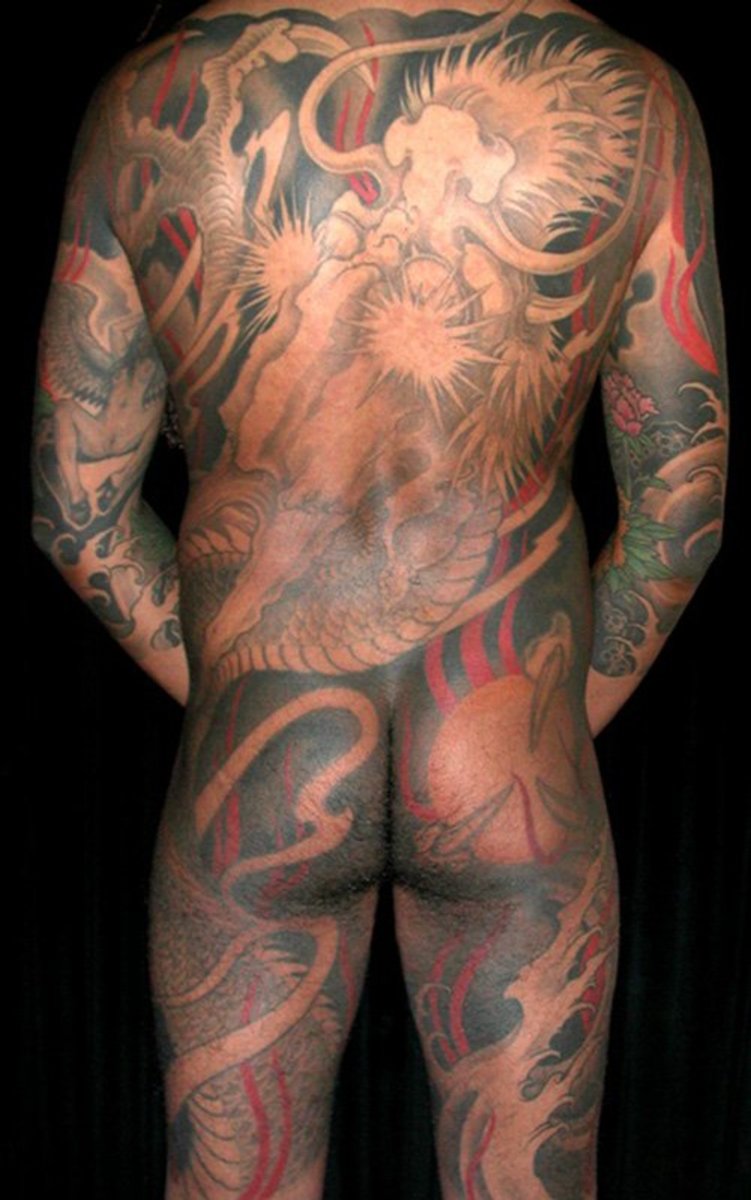 Filip-Leu-kinesisk-Dagon-rygg-tatovering