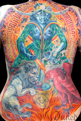 További 8 példa James Kern színes tetoválására ebben a számban található.