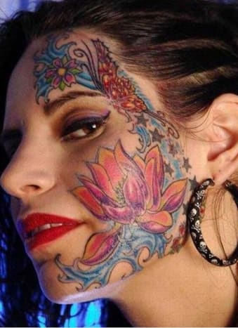 Ansikts tatovering - basert på størrelse, men et stykke nedstigning $ 1000.