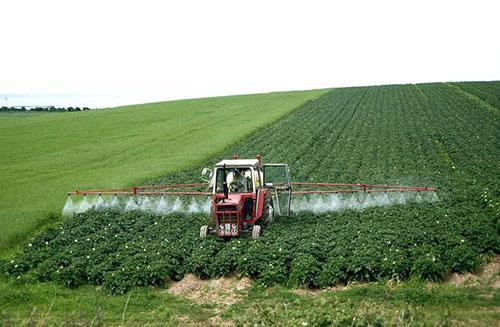 Behandeling van landkaarten met herbiciden