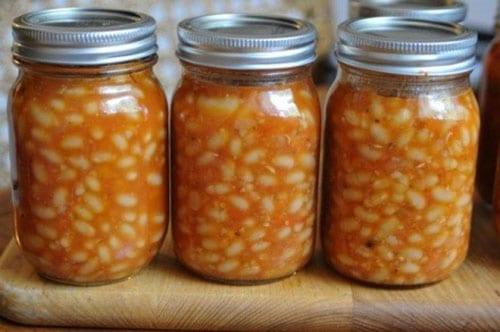 bonen in tomaat volgens een eenvoudig recept
